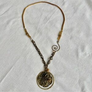 Funky Y2K Gold Tone Statement Pendant Necklace